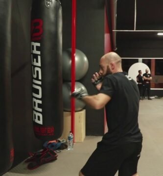 ¿Cómo adaptar un entrenamiento de saco de boxeo a diferentes niveles de habilidad?