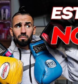 ¿Qué accesorios se deben comprar junto con un saco de boxeo?