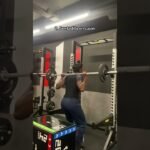 Revisión de rutinas populares de entrenamiento de fuerza con saco pesado